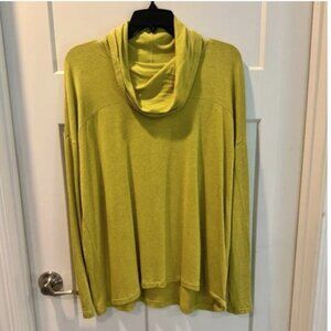 cabi Ease Turtleneck #4193 size S Bright Moss Long Sleeve EUC!
